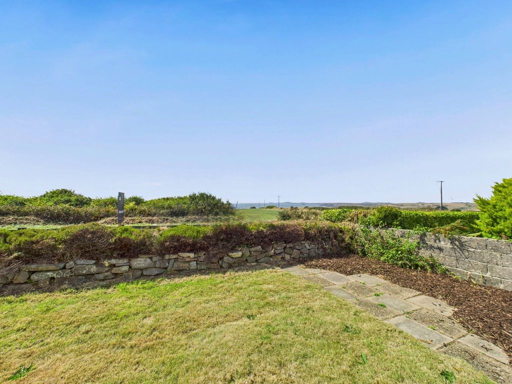 Property photo 3 of 27