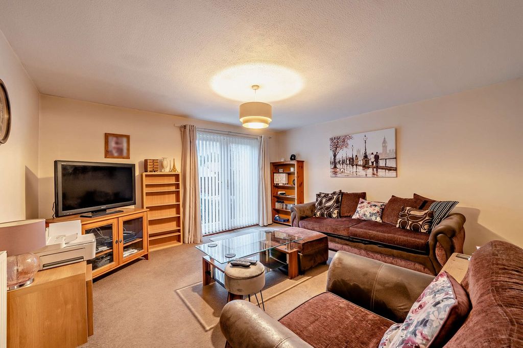 Property photo 3 of 22