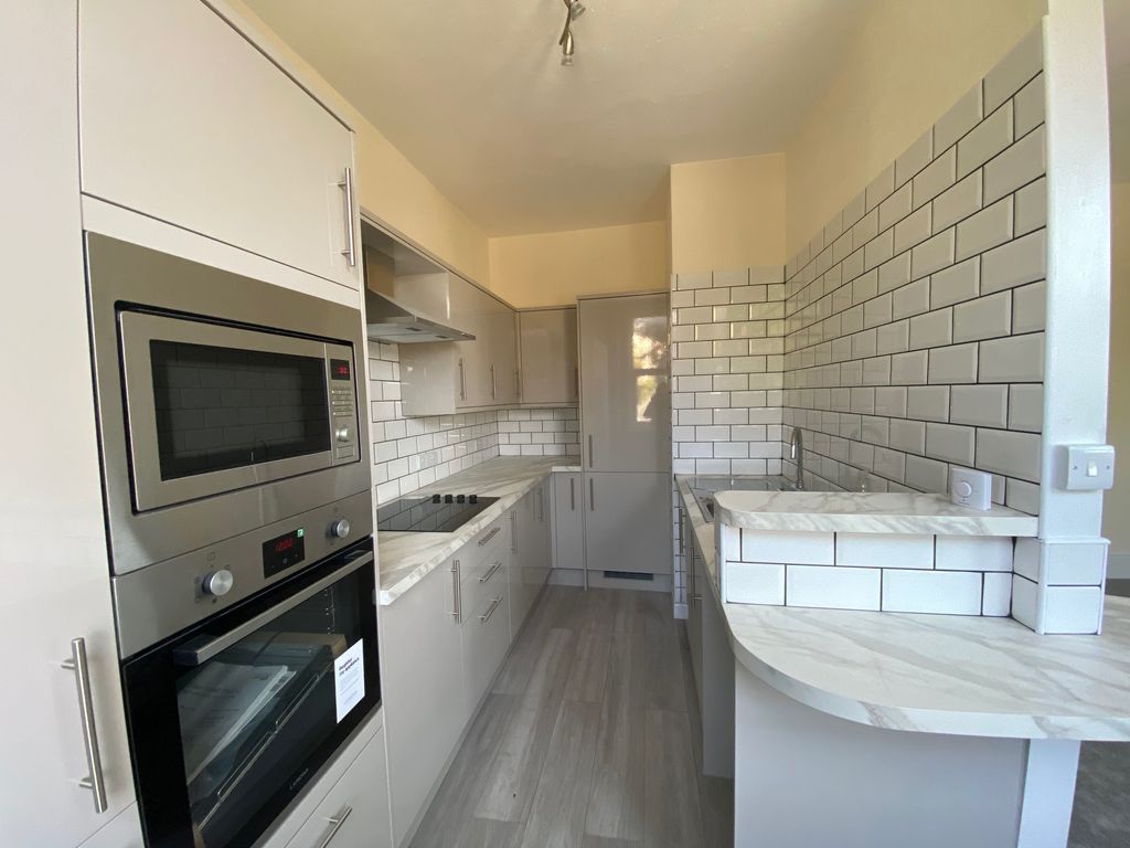 Property photo 2 of 5 Kitchen