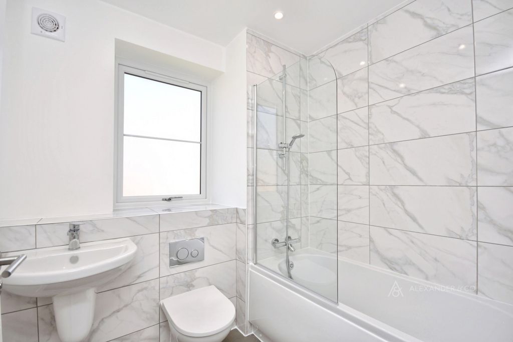 Property photo 3 of 10 Pbox-Img.Jpg