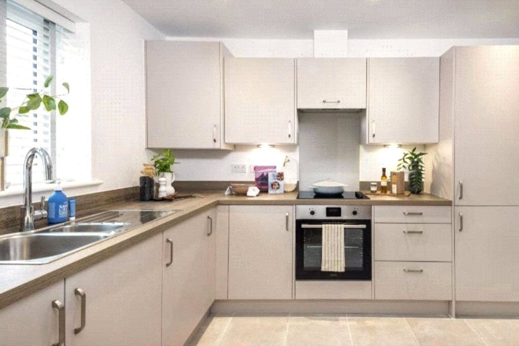 Property photo 3 of 6 Kitchen