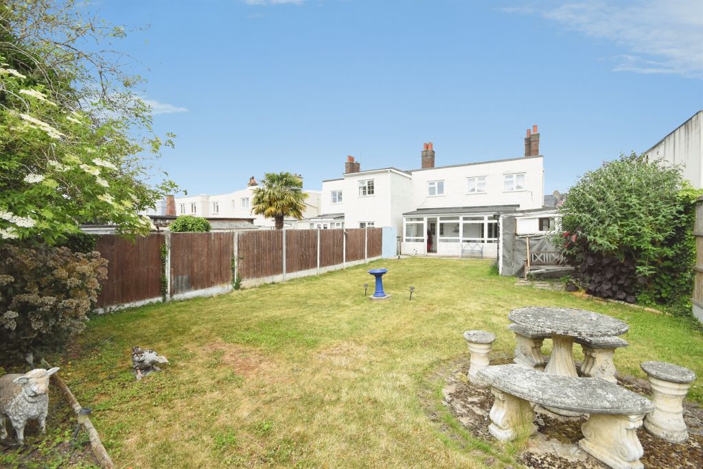 Property photo 3 of 20
