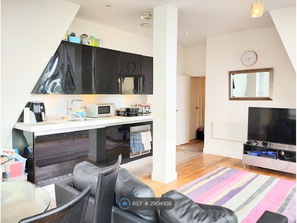 Property photo 3 of 8