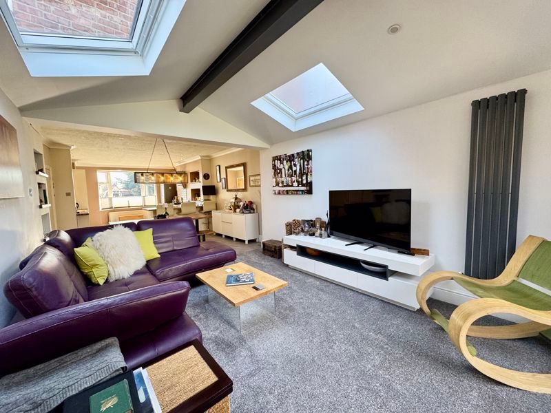 Property photo 3 of 28 Lounge Area