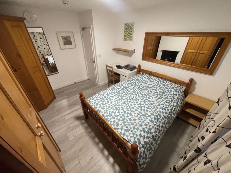 Property photo 1 of 5 Photo 6