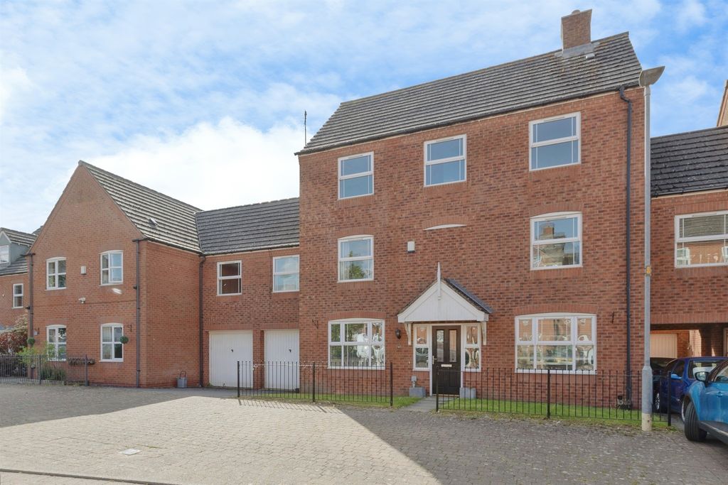 Property photo 1 of 23