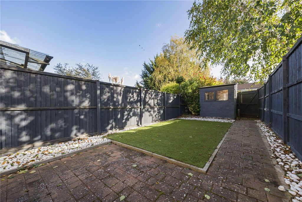 Property photo 3 of 12 Garden