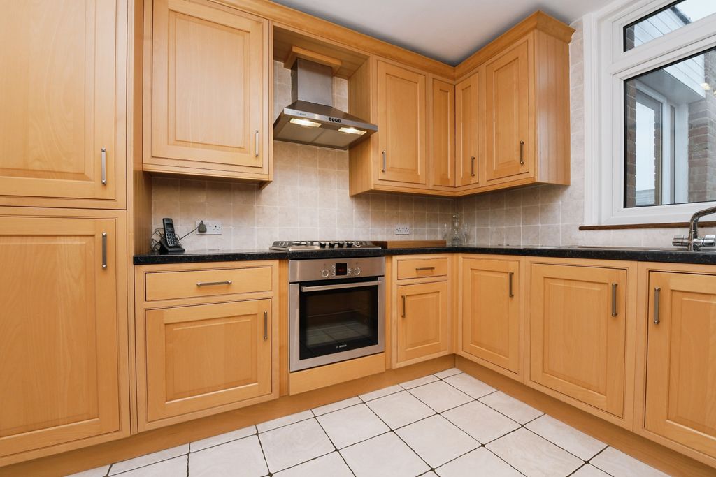 Property photo 3 of 16 Interior