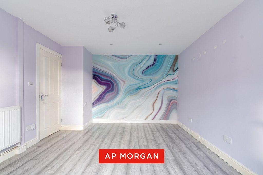 Property photo 3 of 15 Picture No. 30