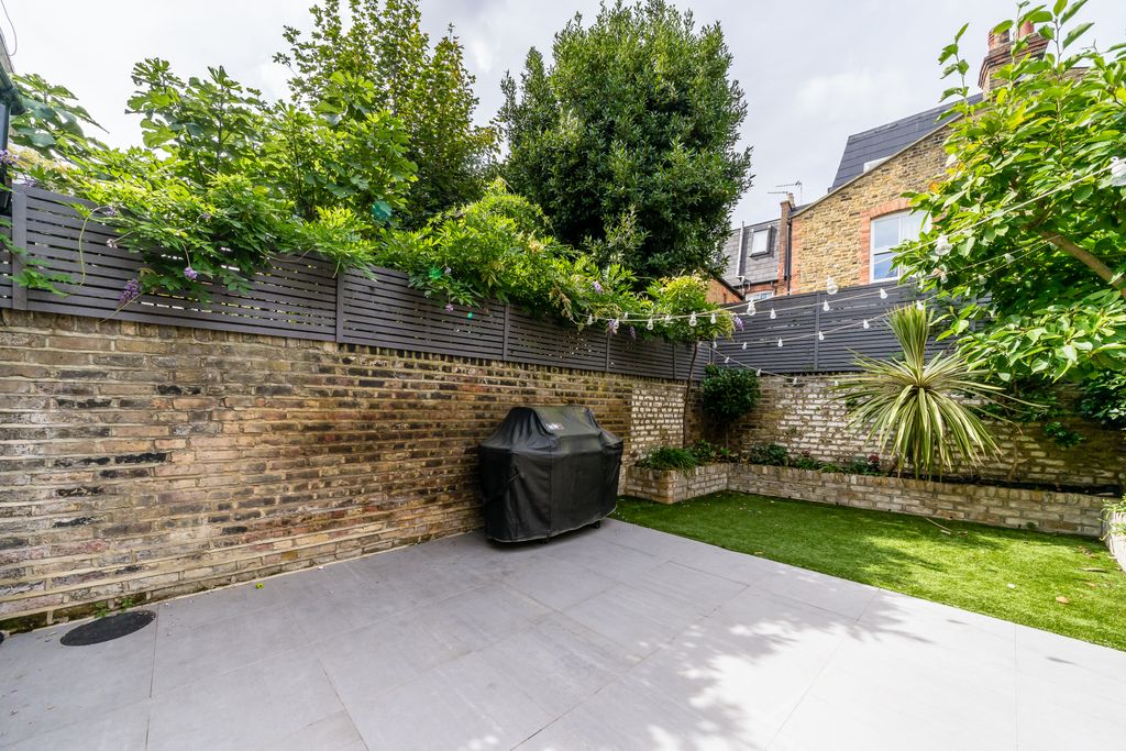 Property photo 3 of 17