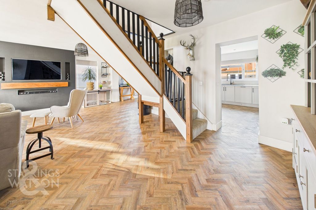 Property photo 2 of 44