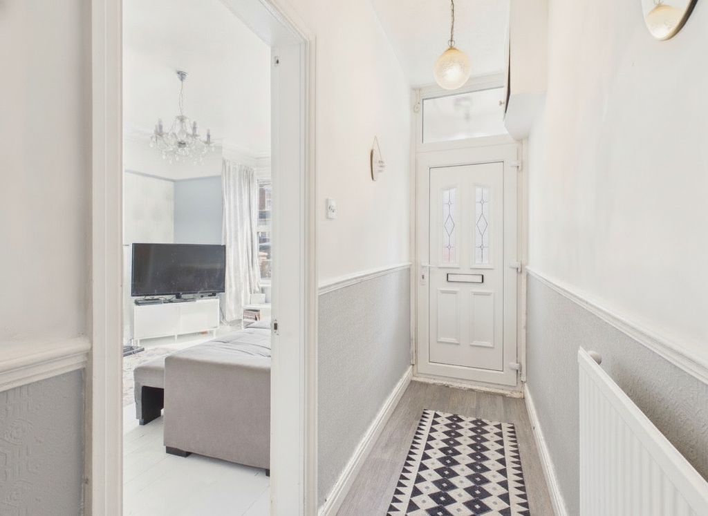 Property photo 2 of 14 5365744