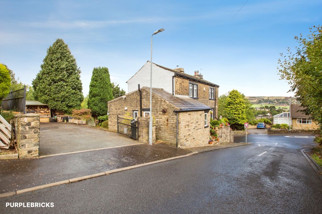 Property photo 2 of 33