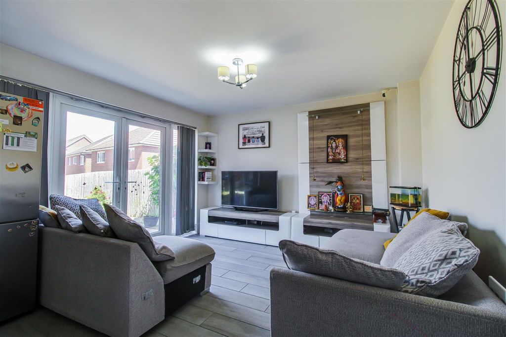 Property photo 2 of 18 Open Plan Living Kitchen Diner