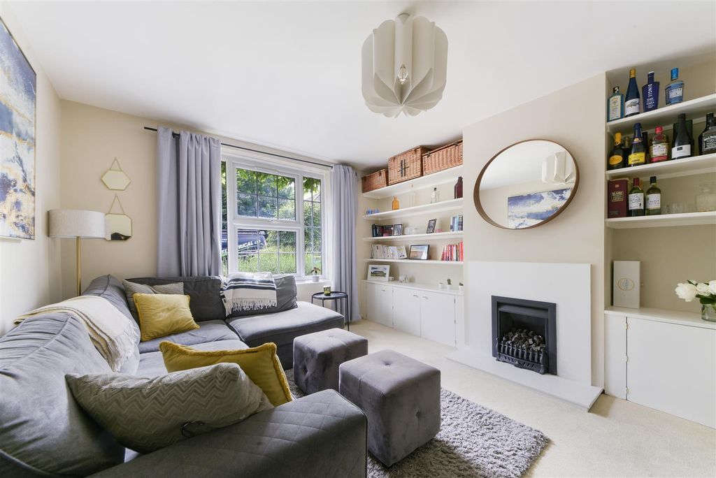 Property photo 2 of 12 Combermere Road