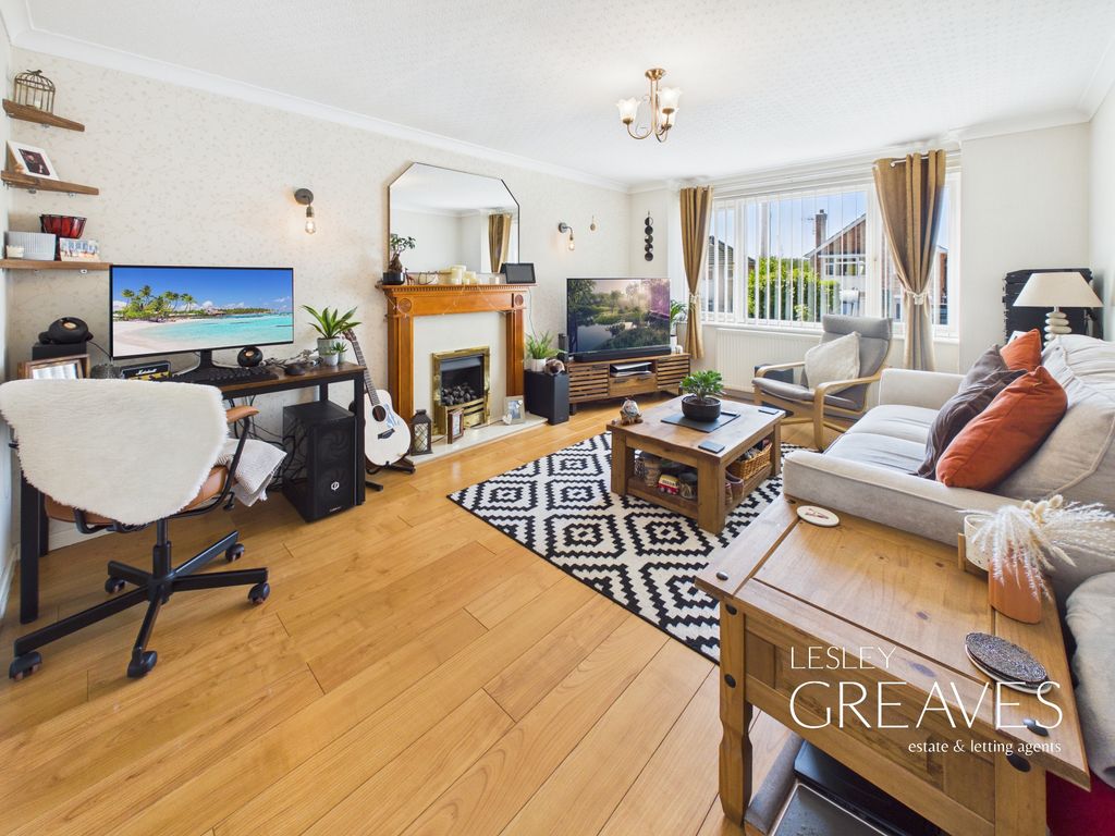 Property photo 2 of 20 Living Room