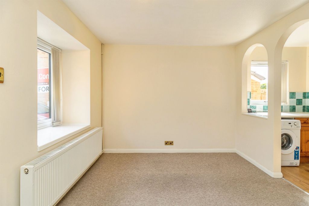 Property photo 3 of 28