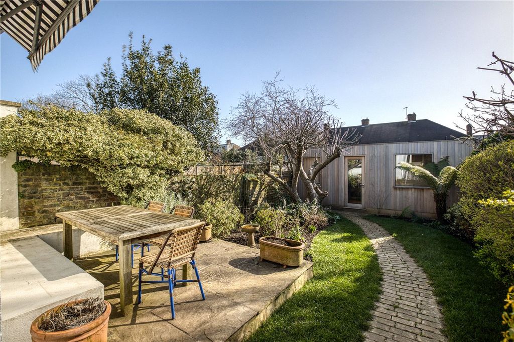 Property photo 3 of 16 Picture No. 01