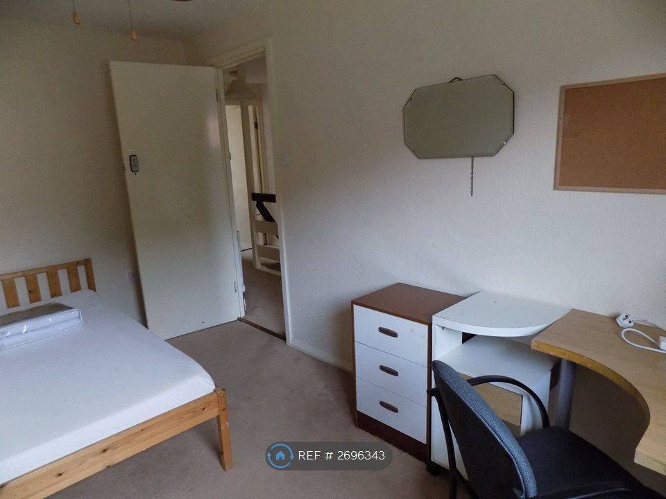 Property photo 3 of 12