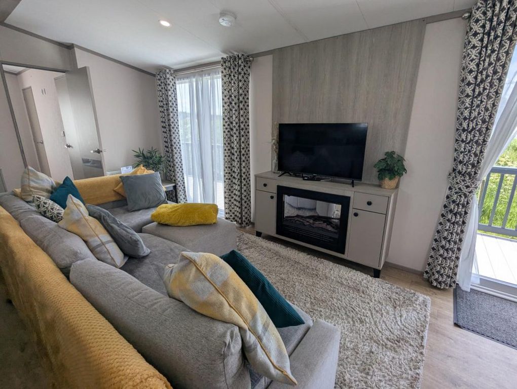 Property photo 3 of 7 Bright Victory Beckwood Lounge With Corner Sofa, Fireplace And Patio Doors