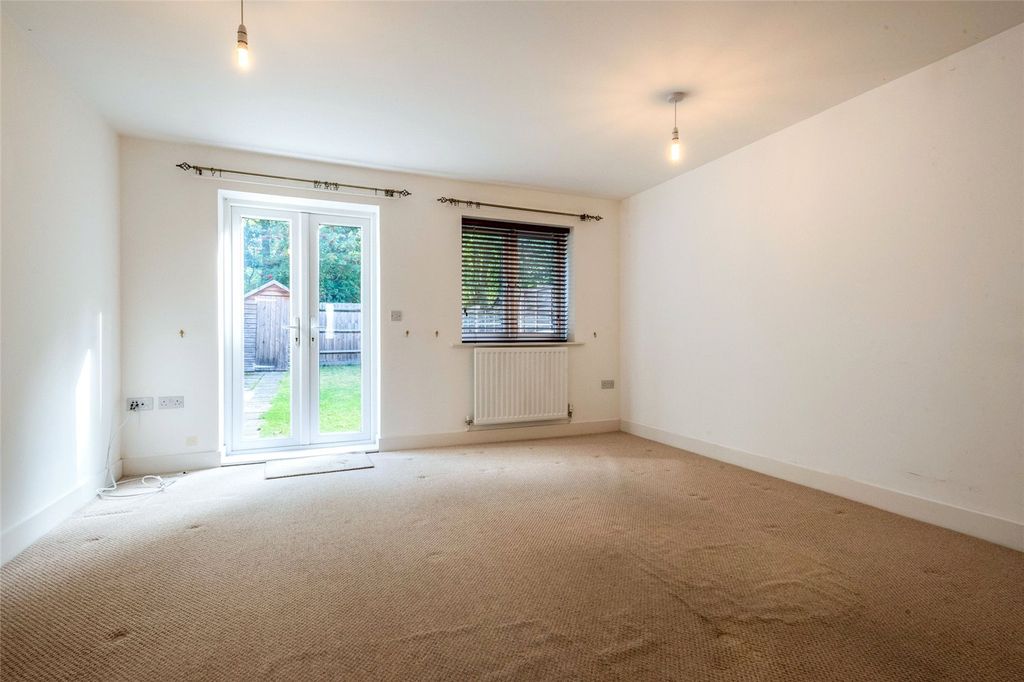 Property photo 3 of 8 Picture No. 13