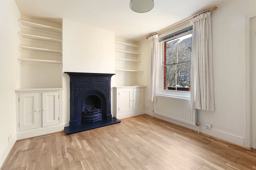 Property photo 3 of 11 Picture No. 18