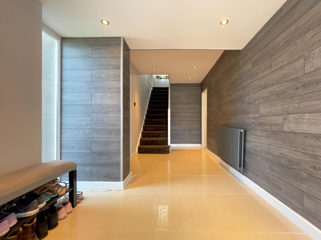 Property photo 2 of 33 Hallway