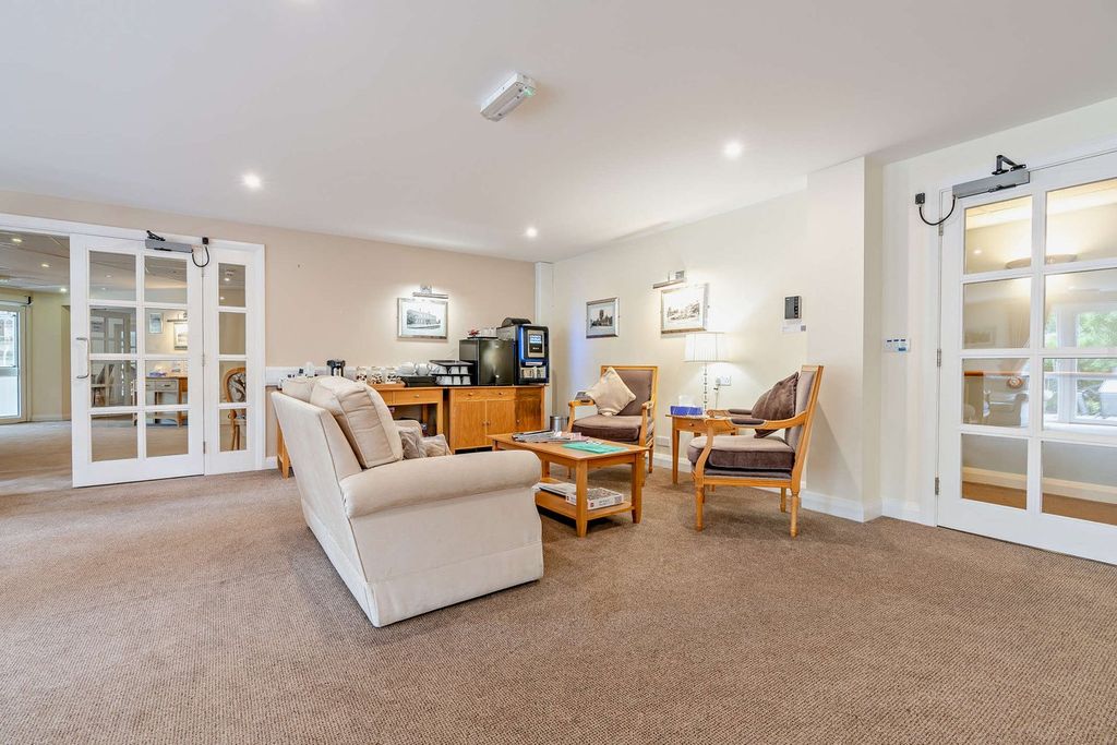 Property photo 3 of 36
