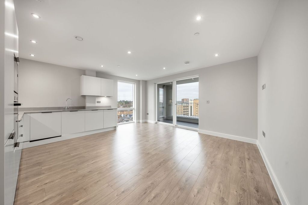 Property photo 1 of 12