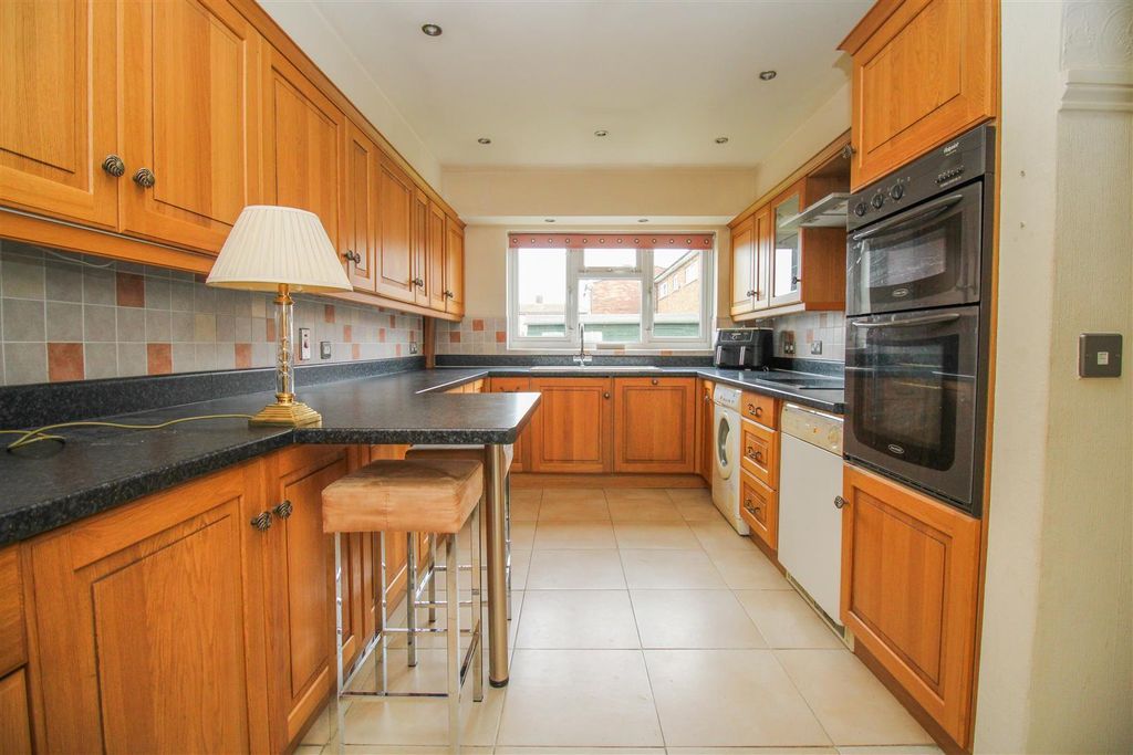 Property photo 2 of 16 Img_1528.Jpg