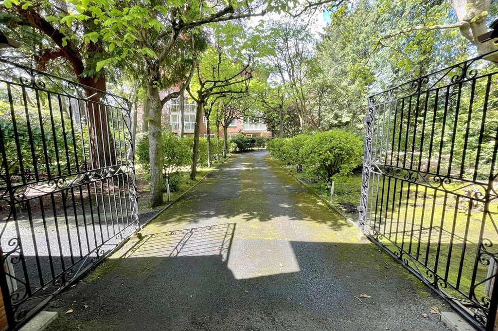 Property photo 3 of 33