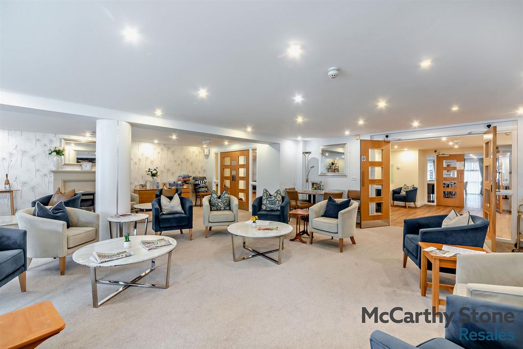 Property photo 3 of 10 8657489-Interior02-800.Jpg