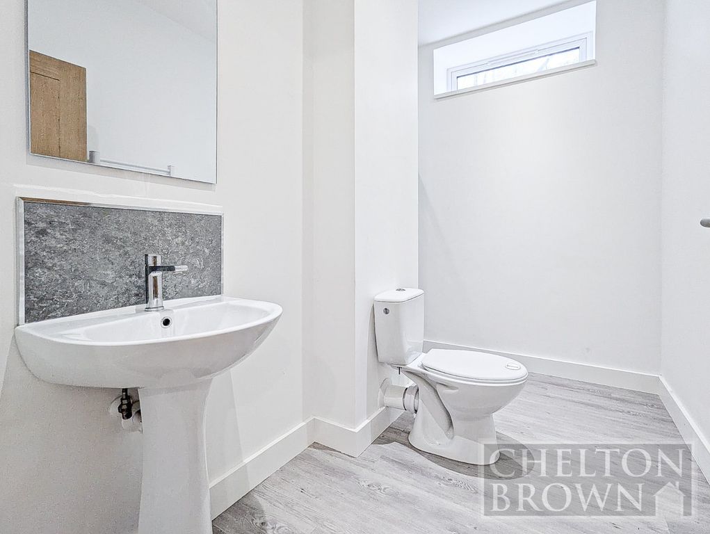 Property photo 3 of 11 Bathroom