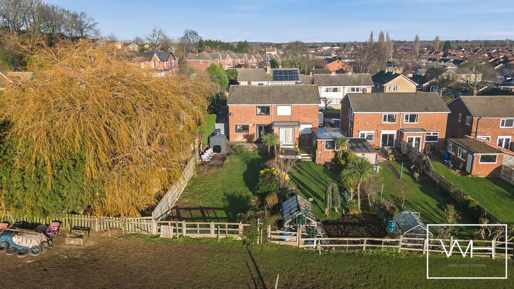 Property photo 2 of 20 40 Walsham Drive, Cusworth 24_297