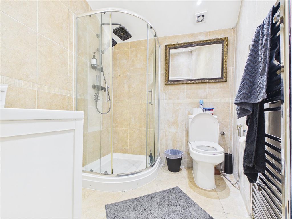 Property photo 3 of 5 Cam04419G0-Pr0057-Still006.Jpg