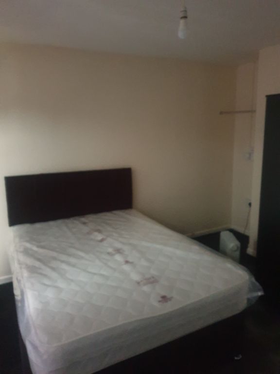 Property photo 1 of 9 Bedroom