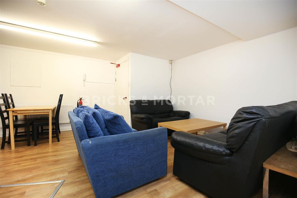 Property photo 3 of 8 5Xdz88Vgmsoylmoaw_Fdom2Ov2U.Jpg