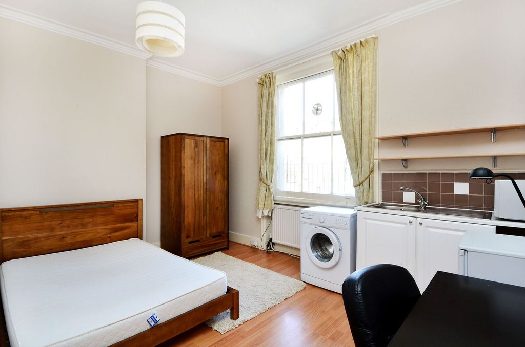 Property photo 1 of 5