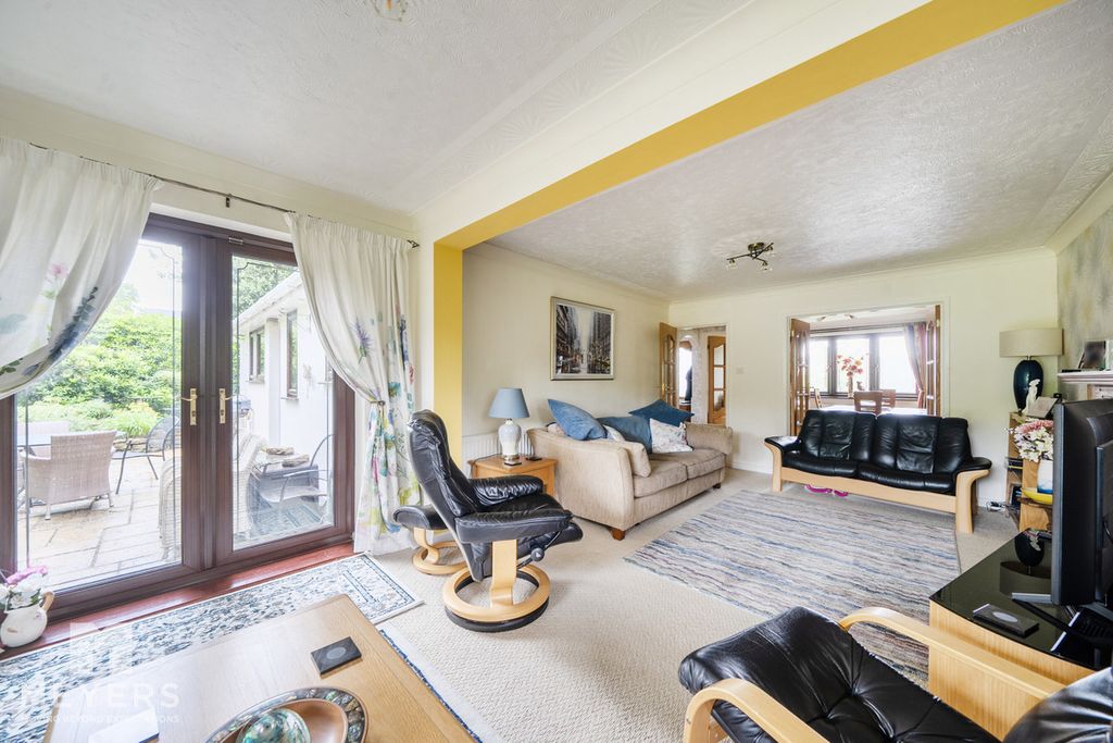 Property photo 1 of 26