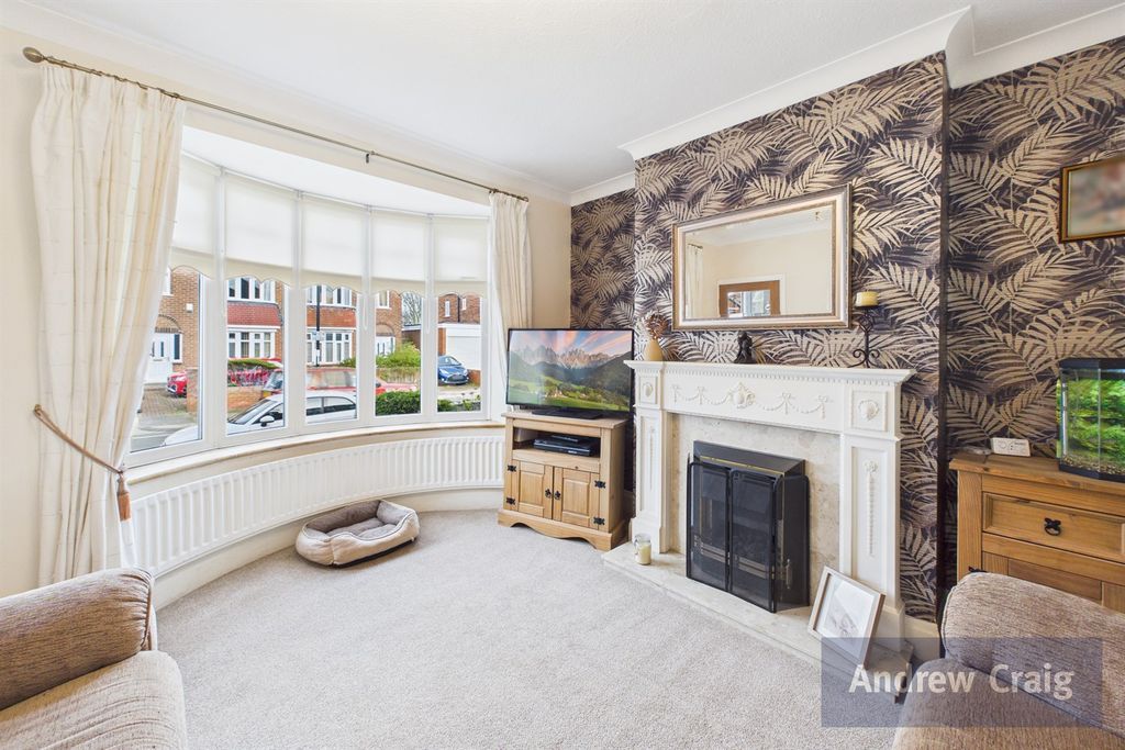 Property photo 2 of 20 Lounge