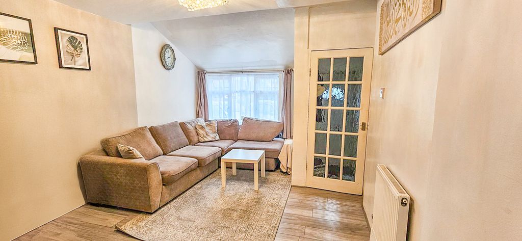 Property photo 2 of 13