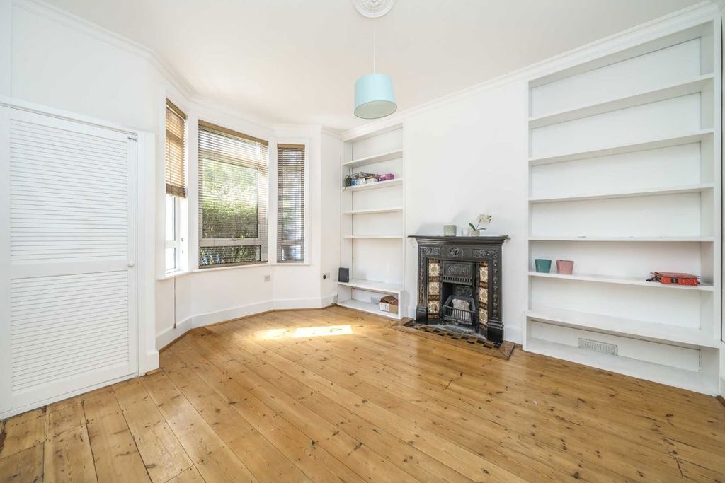 Property photo 2 of 7
