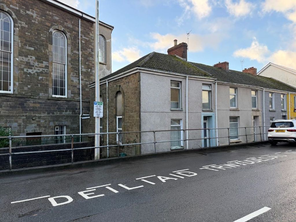 Property photo 2 of 21