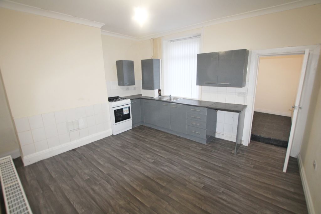 Property photo 3 of 7 3