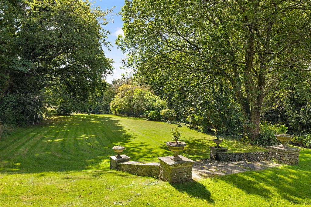 Property photo 1 of 17 Image
