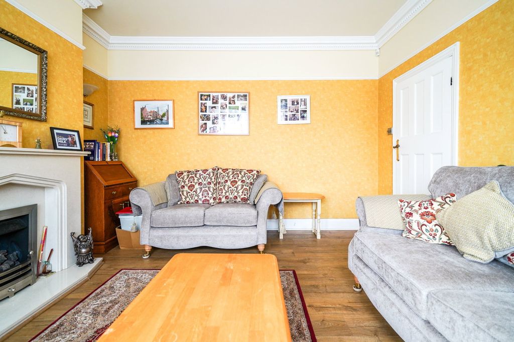 Property photo 3 of 23