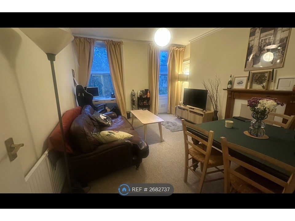 Property photo 2 of 11 Sitting Room