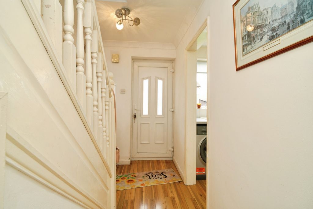 Property photo 1 of 15 Entrance Hall