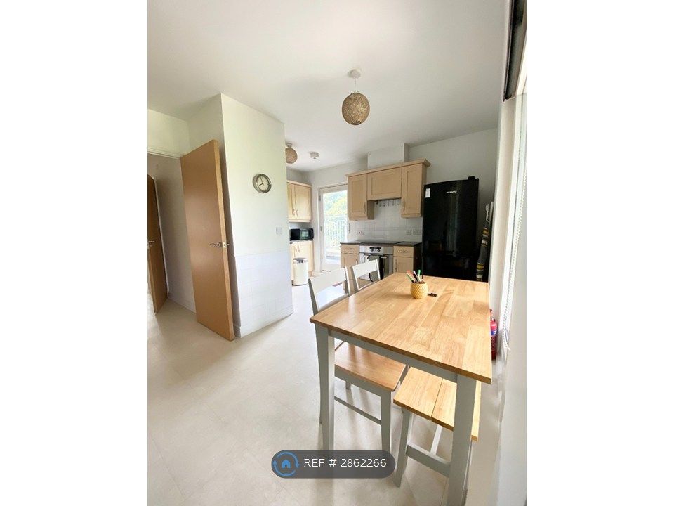 Property photo 3 of 11 Dining And Kitchen Space