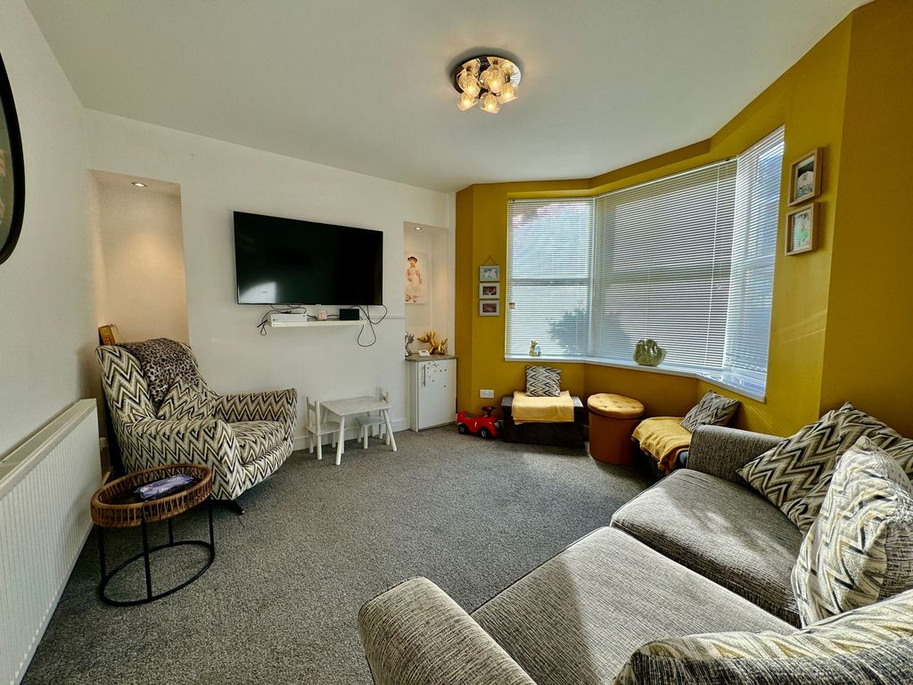 Property photo 2 of 30